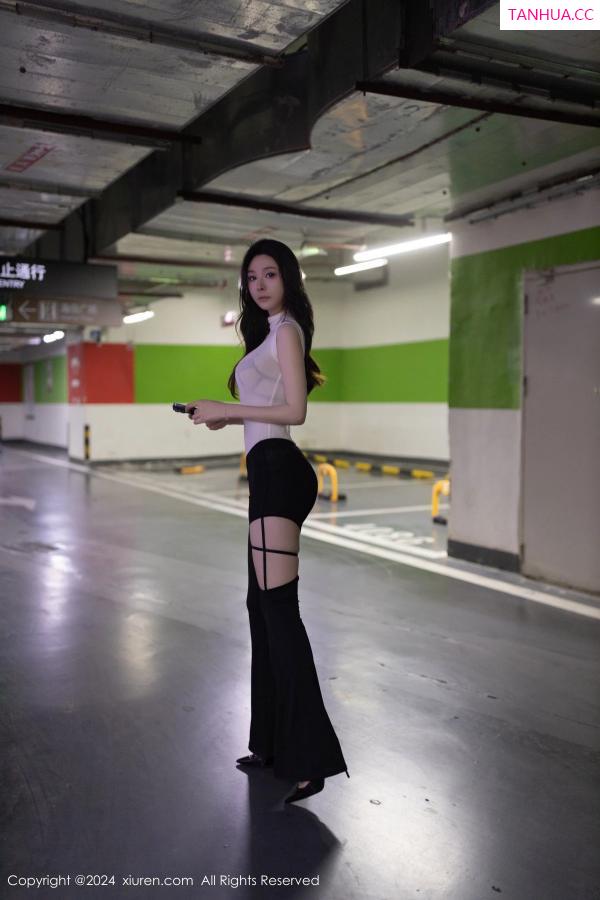 [XiuRen]高清写真图 2024.03.21 No.8270 小逗逗 性感美臀